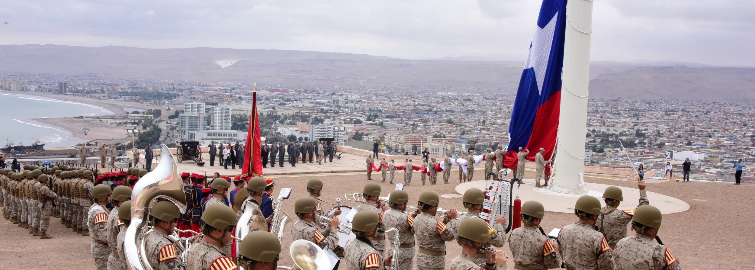 izamiento bandera ejercito.JPG
